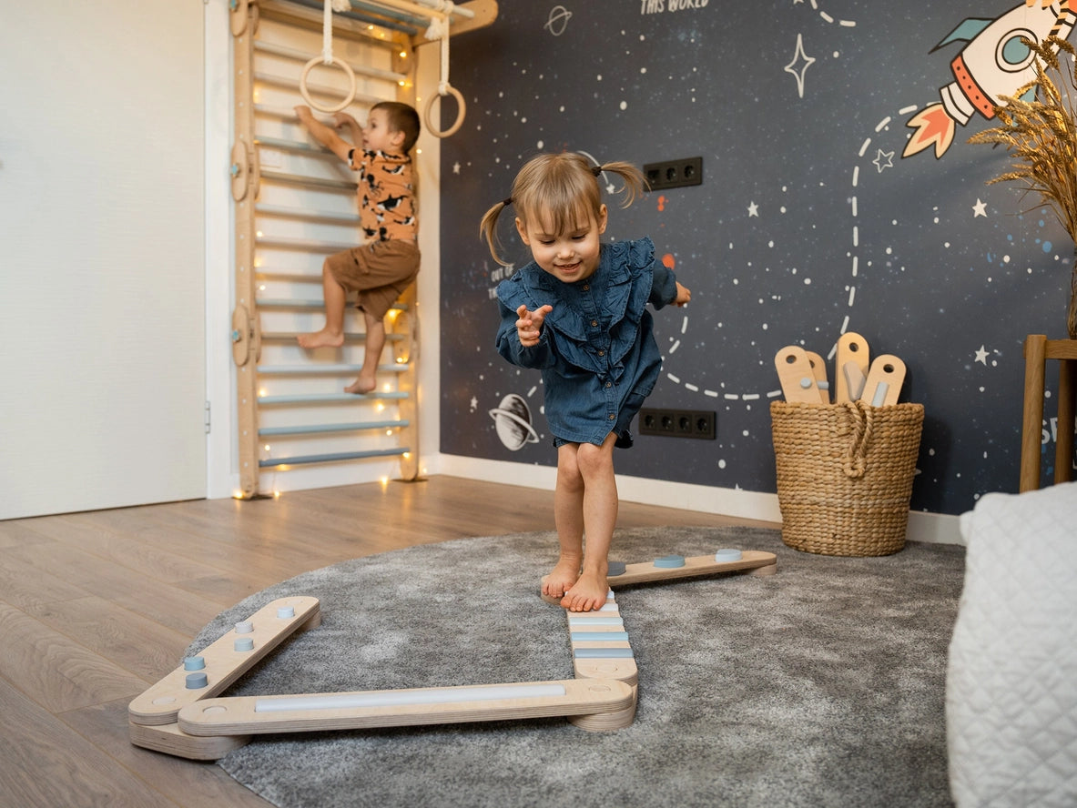 Lot de 4 poutres d'équilibre, jouet d'équilibre en bois, planches d'équilibre - Jeu de motricité enfant - Happymoon HappyMoon Lot de 4 poutres d'équilibre, jouet d'équilibre en bois, planches d'équilibre - Jeu de motricité enfant - Happymoon myplayground