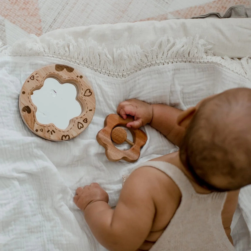 Ensemble hochet et miroir pour bébé pour la Saint-Valentin QToys USA myplayground