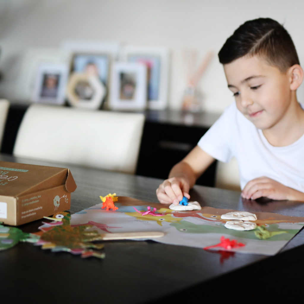 Mini kit créatif sur les dinosaures - My Creative Box My Creative Box Mini kit créatif sur les dinosaures - My Creative Box myplayground