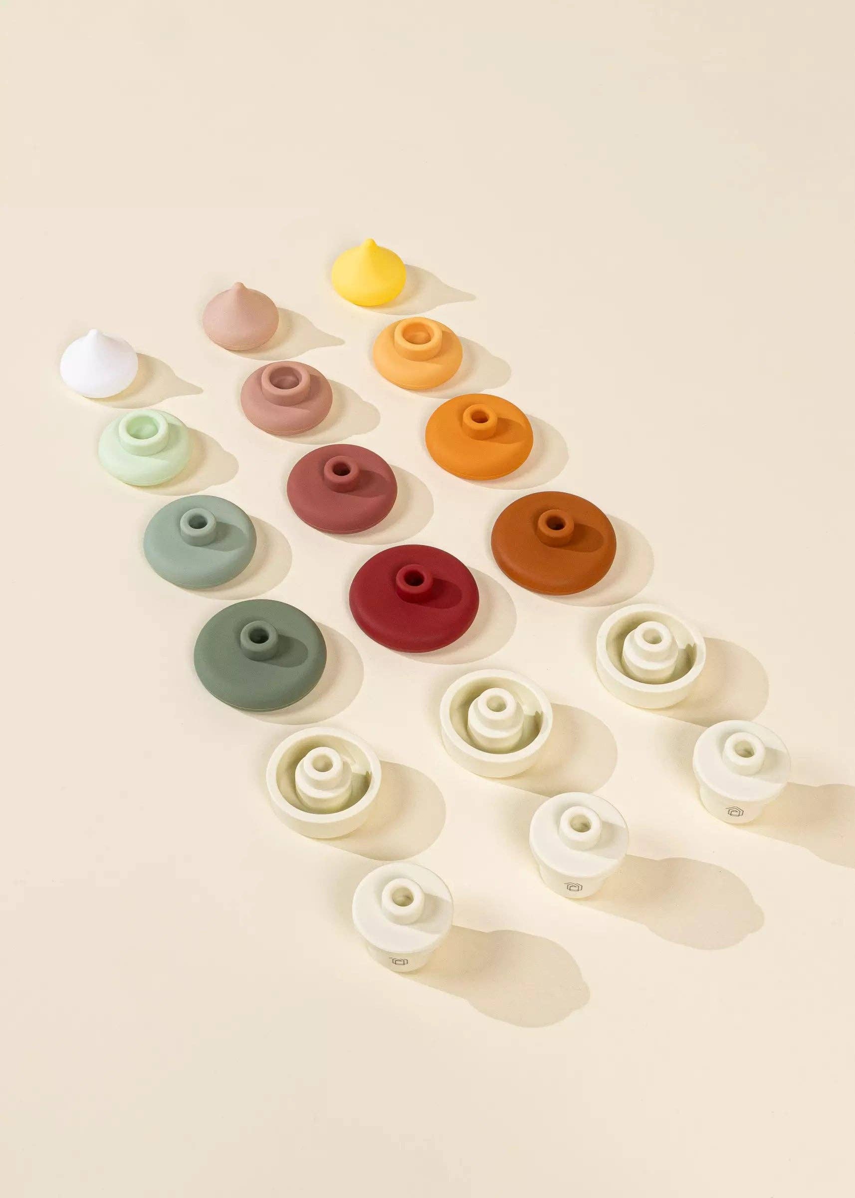 3 ensembles de cornets de crème glacée empilables en silicone (18 pièces) - Jeu de construction enfant Coco Village 3 ensembles de cornets de crème glacée empilables en silicone (18 pièces) - Jeu de construction enfant myplayground