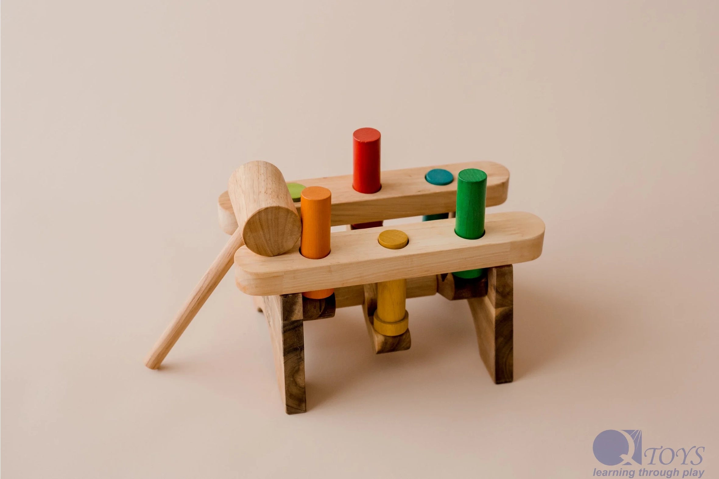 Livre A Peg QToys USA Livre A Peg myplayground