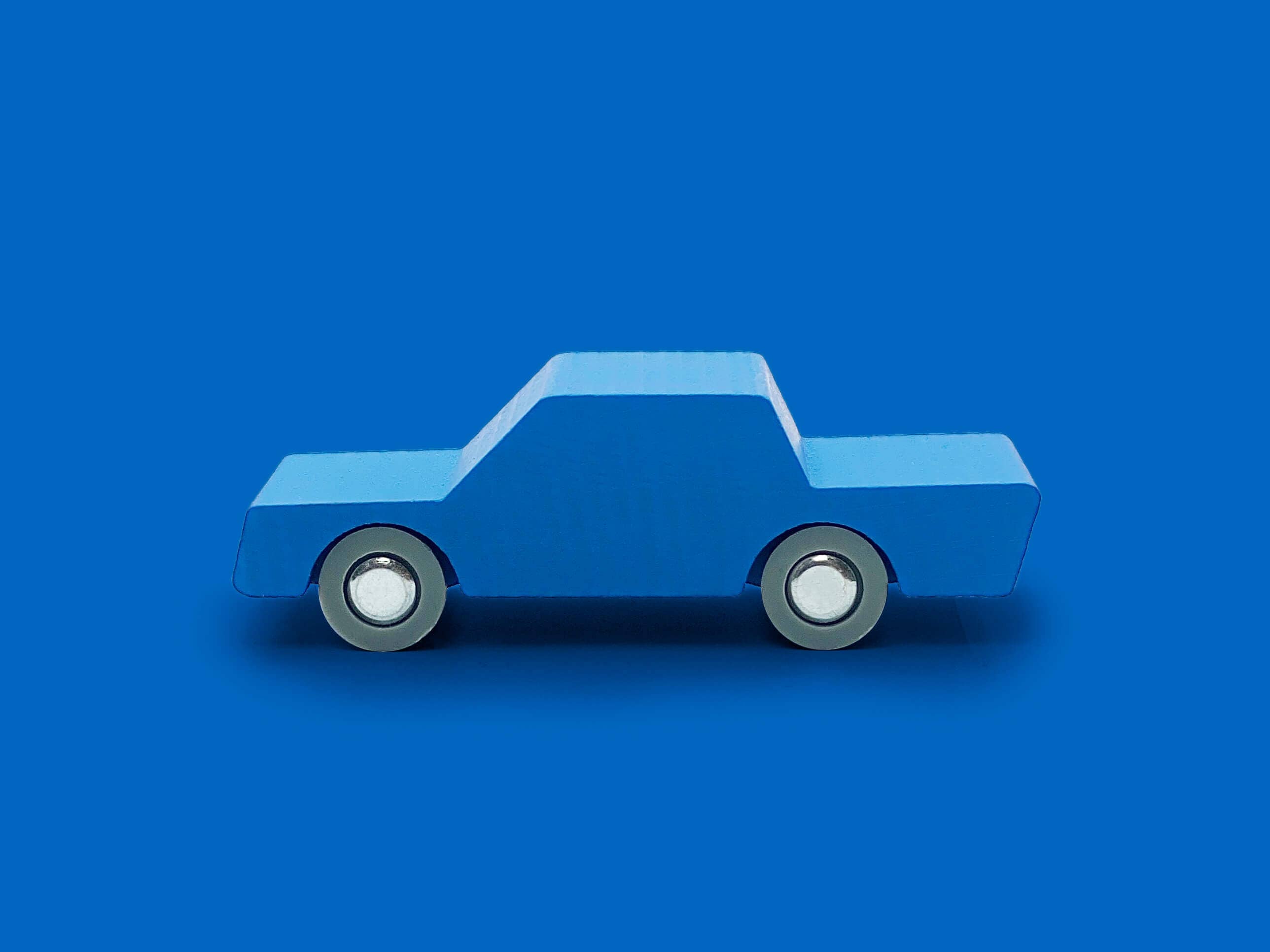 Petite voiture en bois, va-et-vient, bleue Waytoplay Toys - The Netherlands Petite voiture en bois, va-et-vient, bleue myplayground