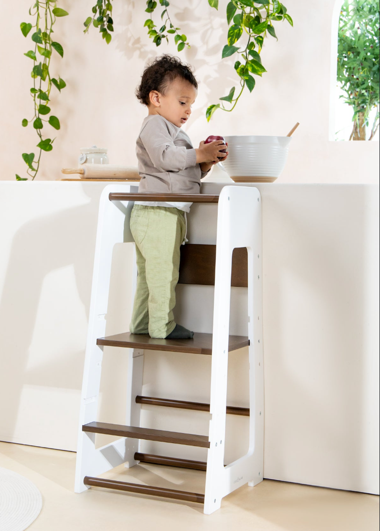 Nouvelle tour éducative - Walnut & White Coco Village Nouvelle tour éducative - Walnut & White myplayground