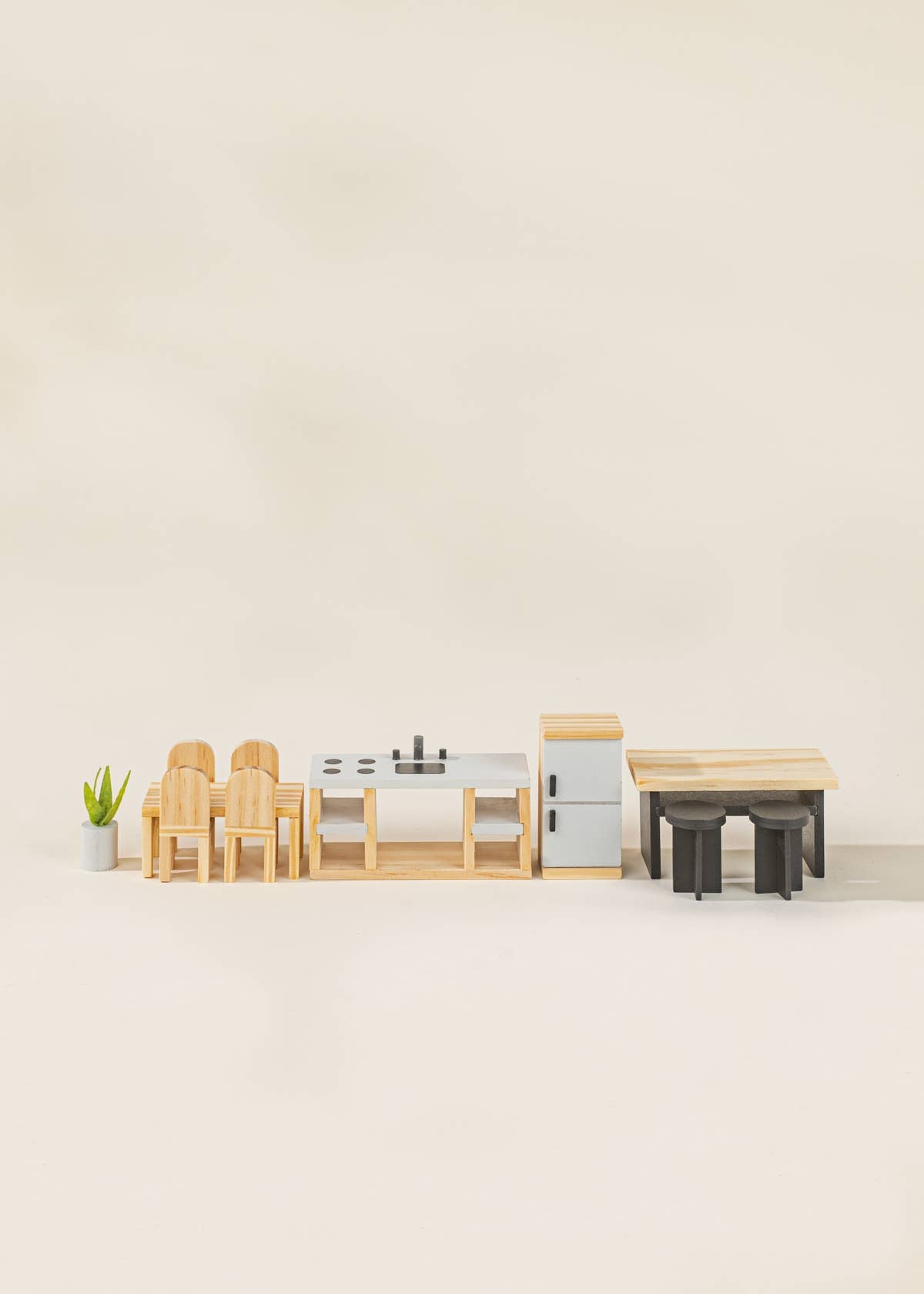 Meubles et accessoires de cuisine en bois pour maison de poupée (12 pièces) Coco Village Meubles et accessoires de cuisine en bois pour maison de poupée (12 pièces) myplayground
