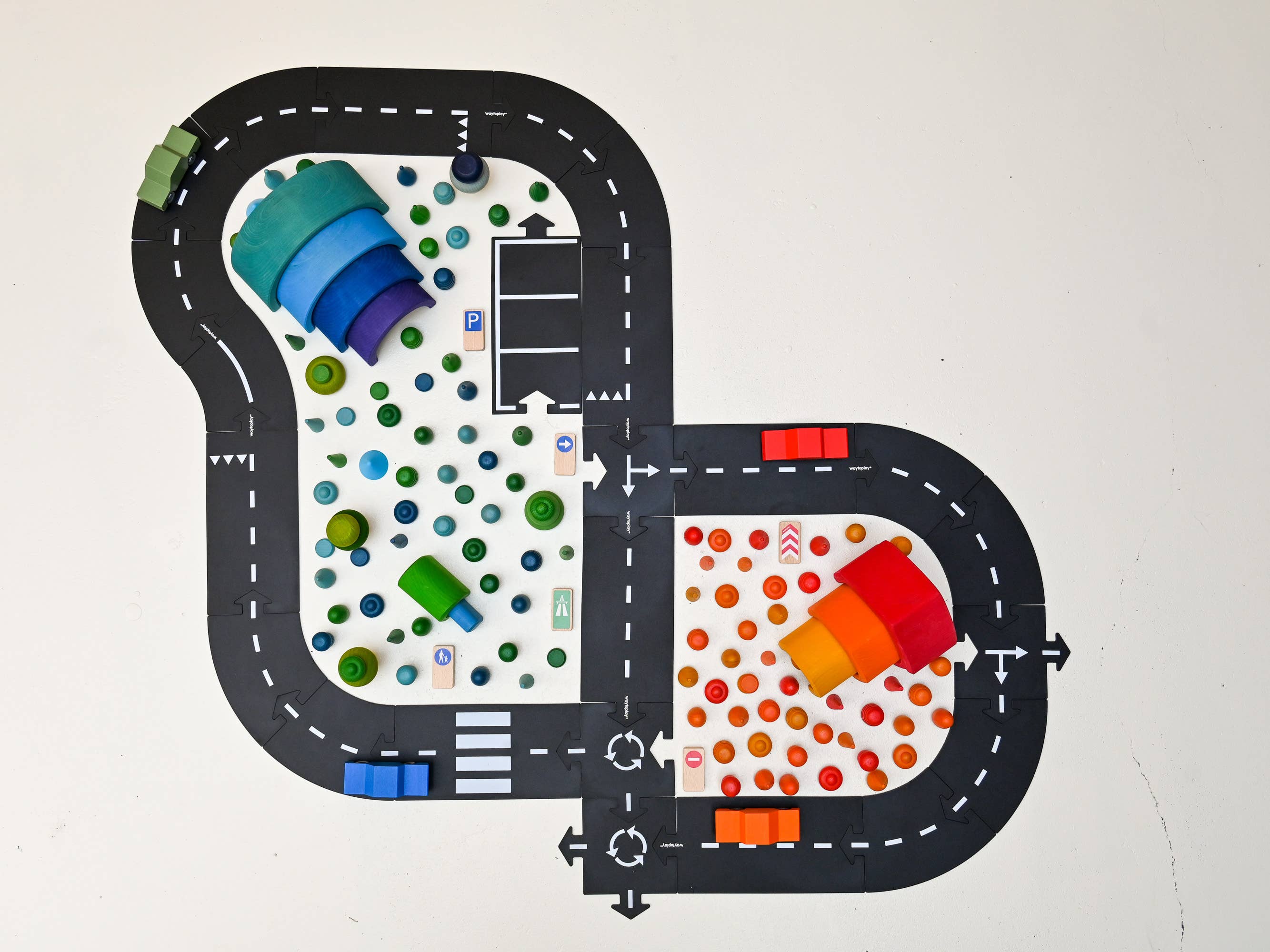 Grand jeu de route flexible pour jouets - Autoroute Waytoplay Toys - The Netherlands Grand jeu de route flexible pour jouets - Autoroute myplayground