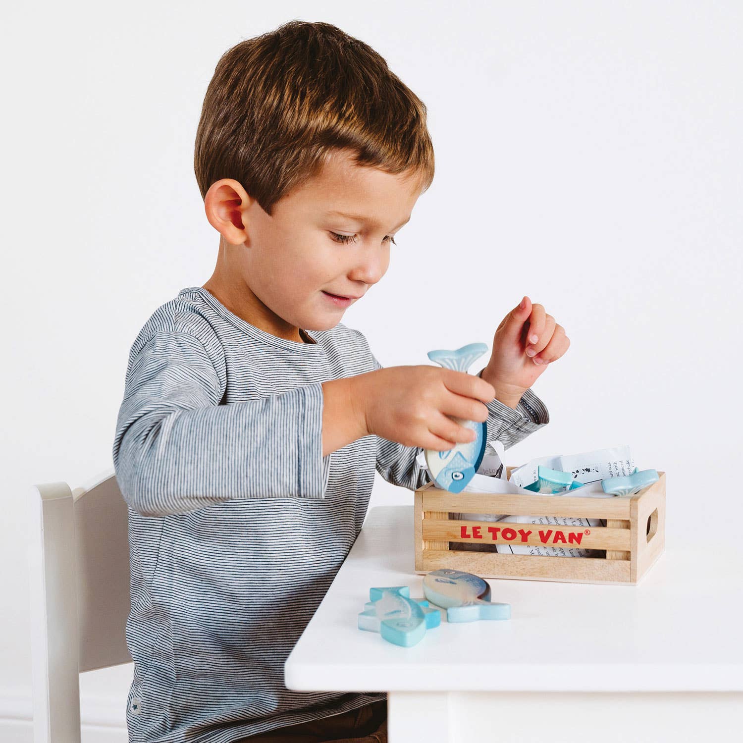 Coffret de marché aux poissons frais - Jeu sensoriel enfant Le Toy Van Coffret de marché aux poissons frais - Jeu sensoriel enfant myplayground