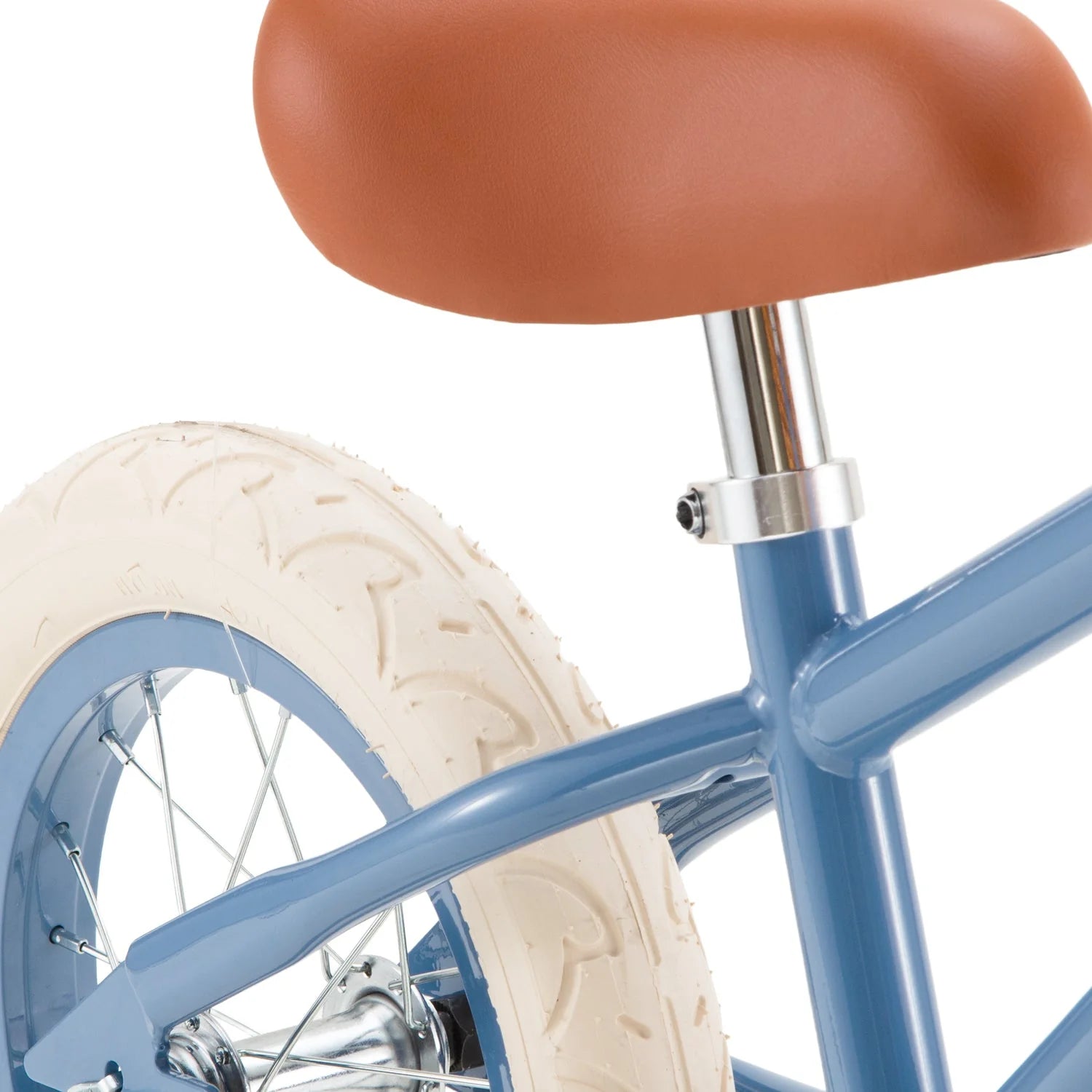 Draisienne Enfant Bleue avec Panier en Osier et Stabilisateurs - Banwood - Jeu de Motricité de 3 à 5 Ans