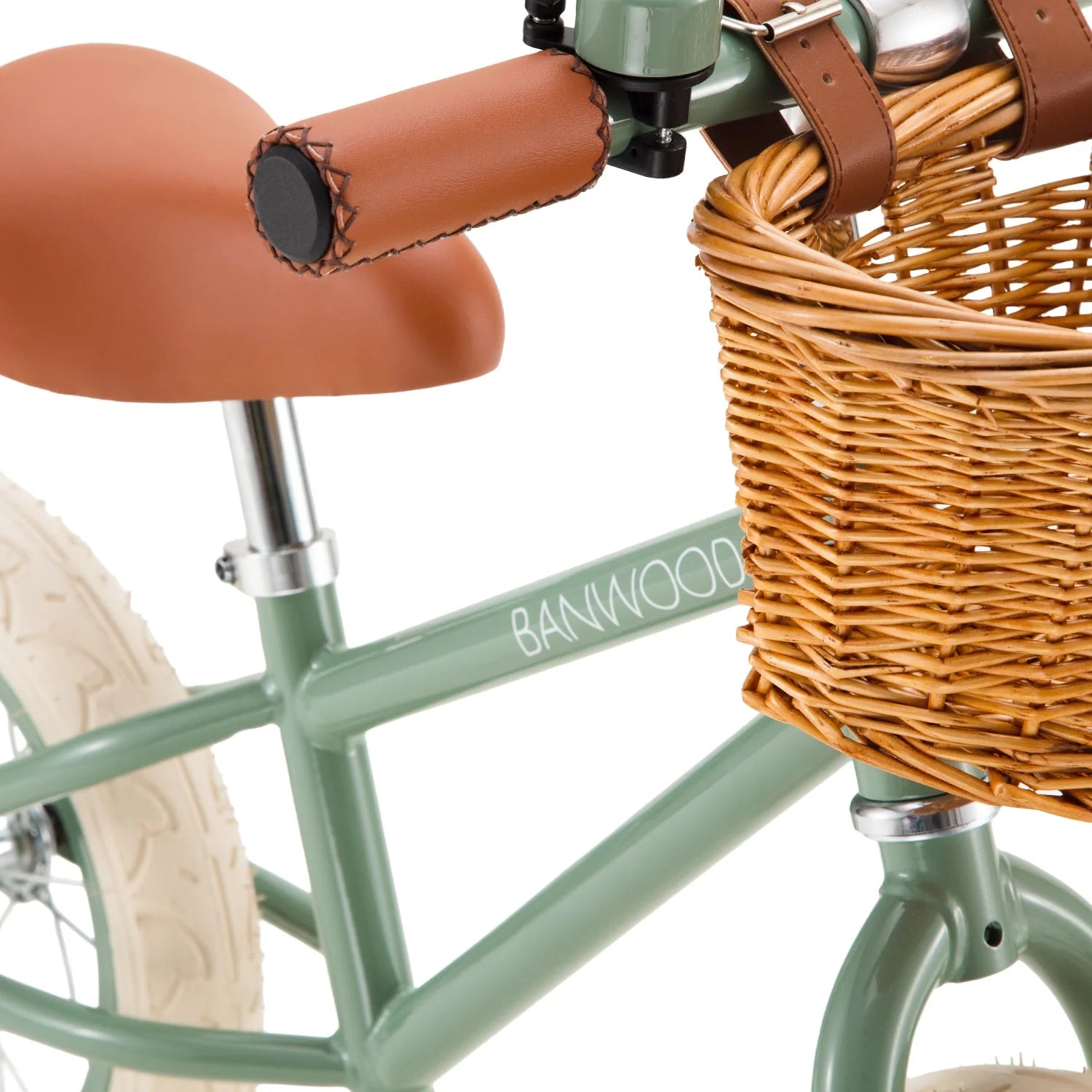 Draisienne Enfant Vert avec Panier en Osier et Stabilisateurs - Banwood - Jeu de Motricité de 3 à 5 Ans