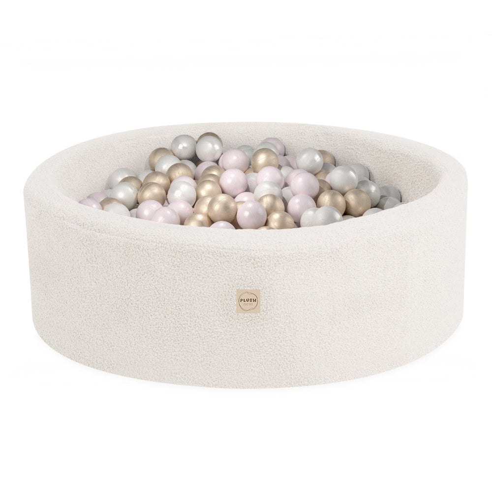 PLUSH NEST - Misioo - Piscine à balles, ronde, 90x30 cm, agneau crème (+ 200 boules or, perle, perle rose clair) Misioo PLUSH NEST - Misioo - Piscine à balles, ronde, 90x30 cm, agneau crème (+ 200 boules or, perle, perle rose clair) myplayground