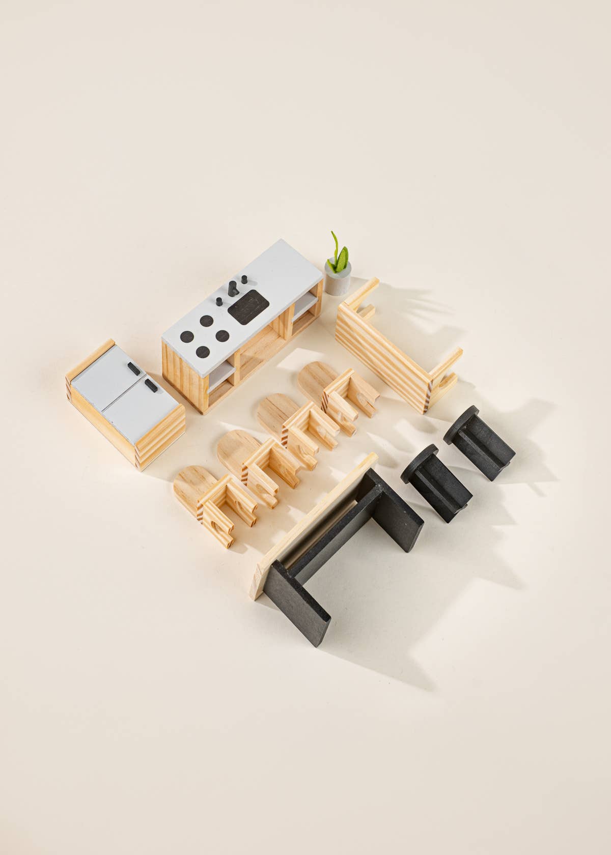 Meubles et accessoires de cuisine en bois pour maison de poupée (12 pièces) Coco Village Meubles et accessoires de cuisine en bois pour maison de poupée (12 pièces) myplayground