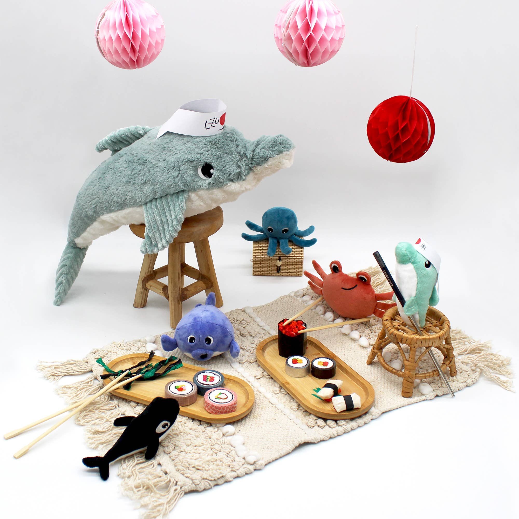 Dauphin en Peluche et Bébé Menthe // Les Ptipotos - Les Déglingos, France Les Déglingos, France Dauphin en Peluche et Bébé Menthe // Les Ptipotos - Les Déglingos, France myplayground