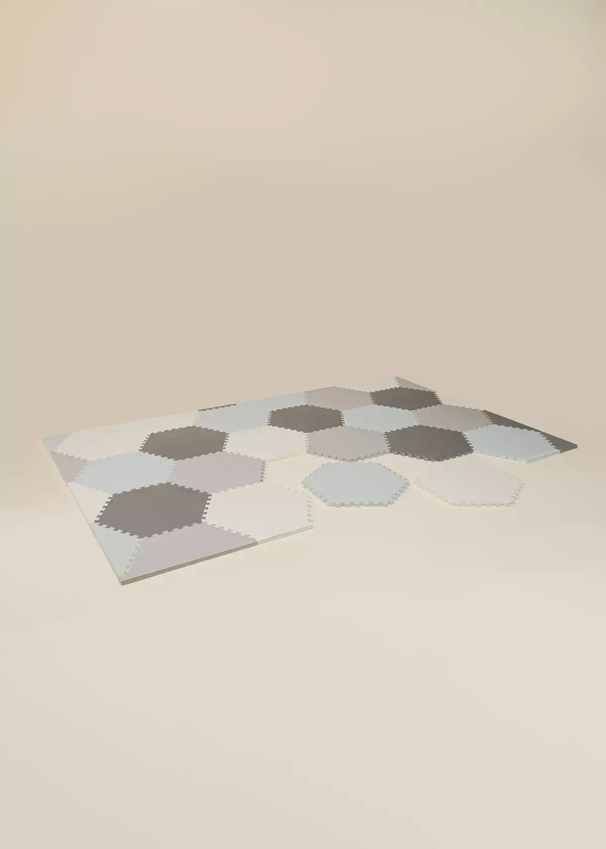 Tapis de jeu hexagonal, gris Coco Village Tapis de jeu hexagonal, gris myplayground