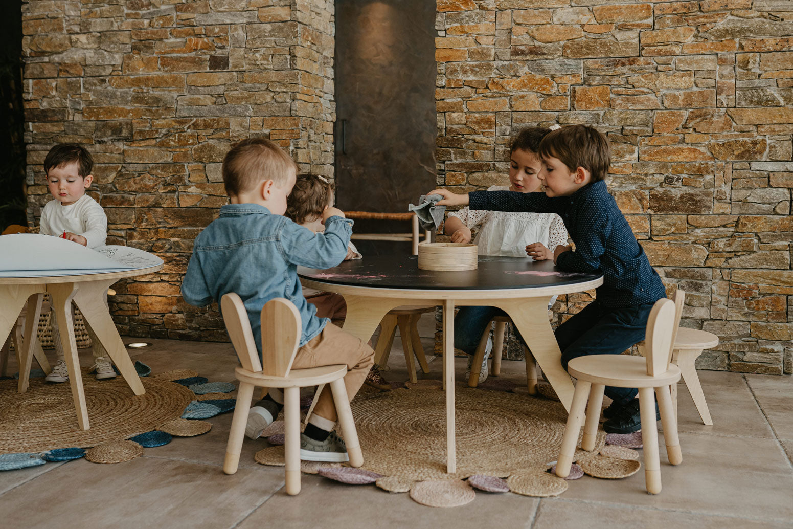 Drawin'Kids - Ensemble Drawin'table + Lot de 4 tabourets - XXL Edition Table de dessin Drawin'Kids Drawin'Kids - Ensemble Drawin'table + Lot de 4 tabourets - XXL Edition myplayground