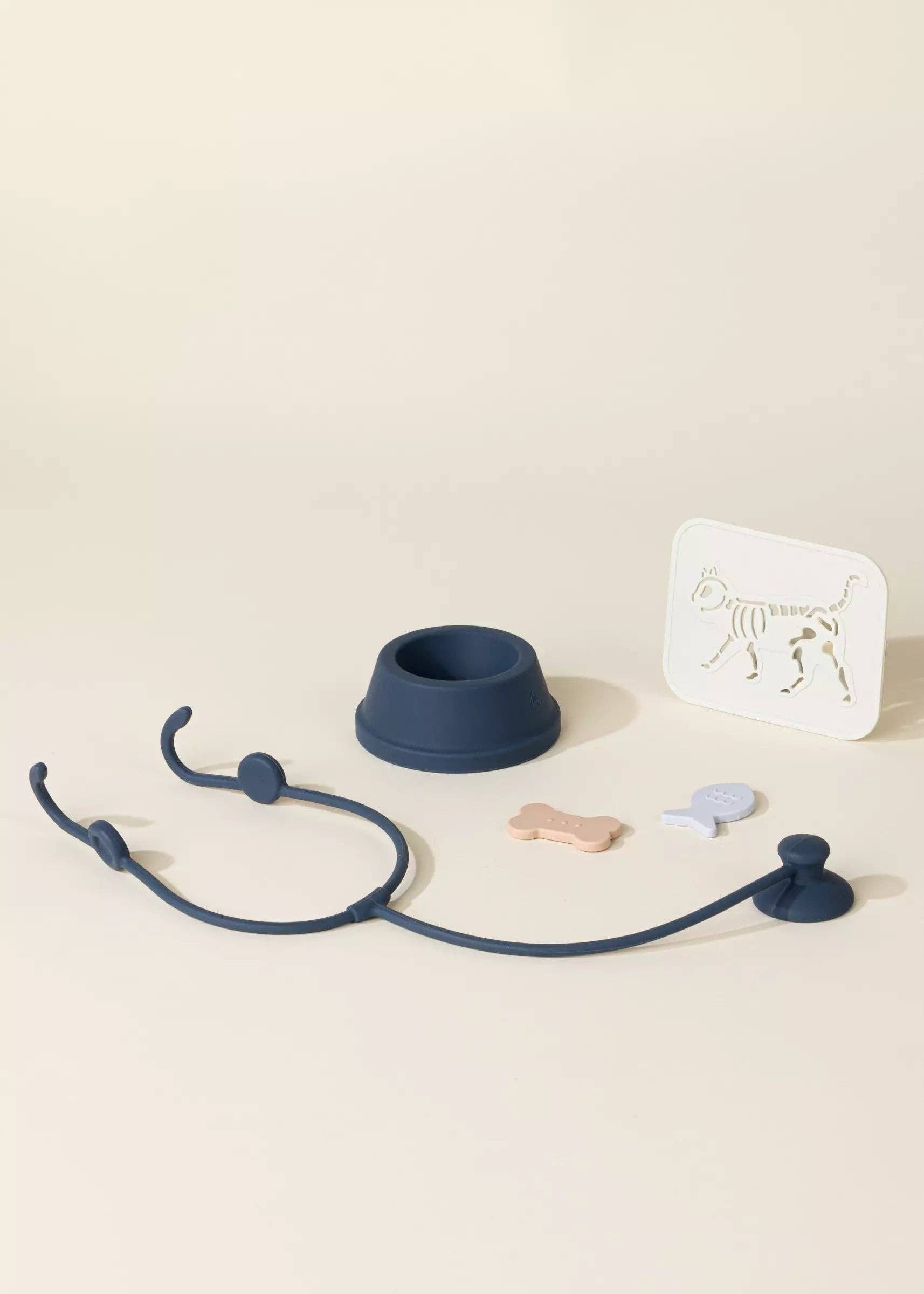 Set de jeu vétérinaire en silicone Coco Village Set de jeu vétérinaire en silicone myplayground