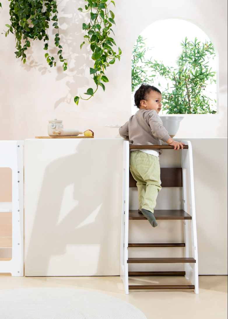 Nouvelle tour éducative - Walnut & White Coco Village Nouvelle tour éducative - Walnut & White myplayground
