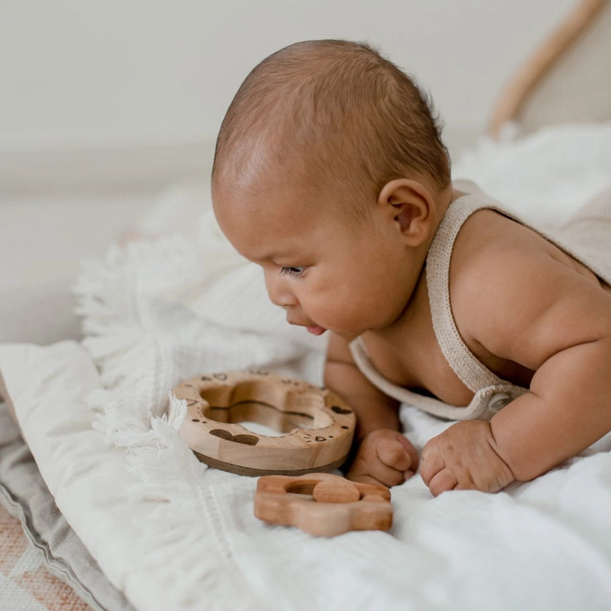 Ensemble hochet et miroir pour bébé pour la Saint-Valentin QToys USA myplayground