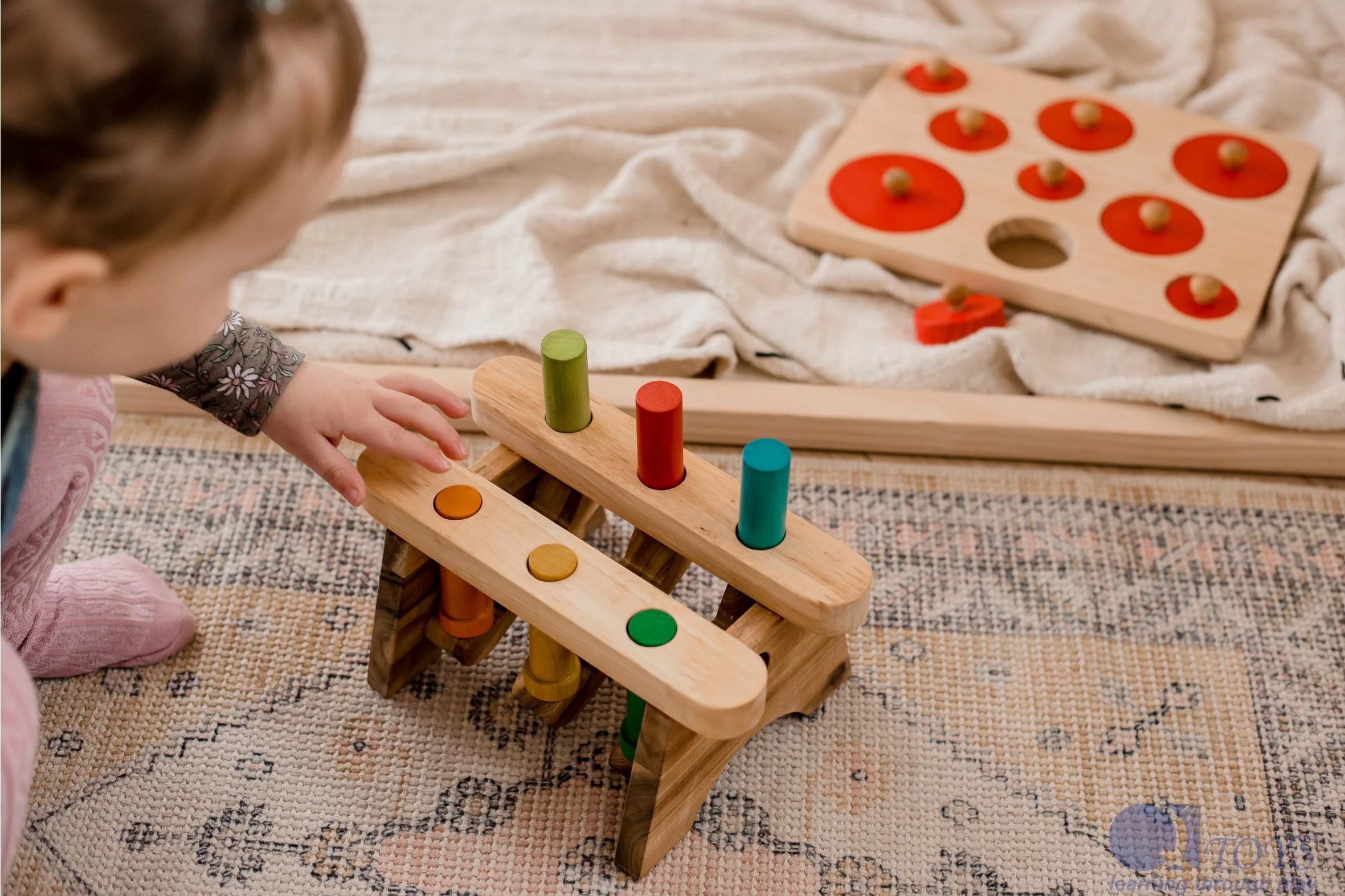 Livre A Peg QToys USA Livre A Peg myplayground