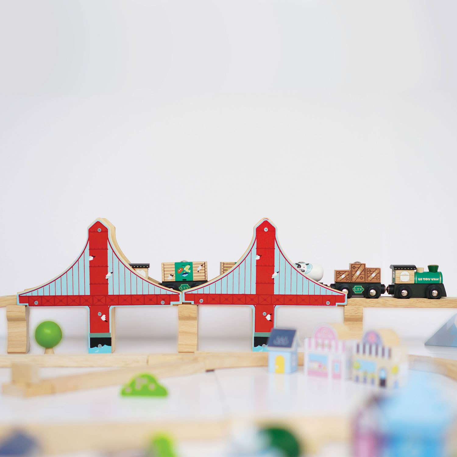 Train Royal Express - Jeu éducatif enfant ( 3 ans et + ) Le Toy Van Train Royal Express - Jeu éducatif enfant ( 3 ans et + ) myplayground