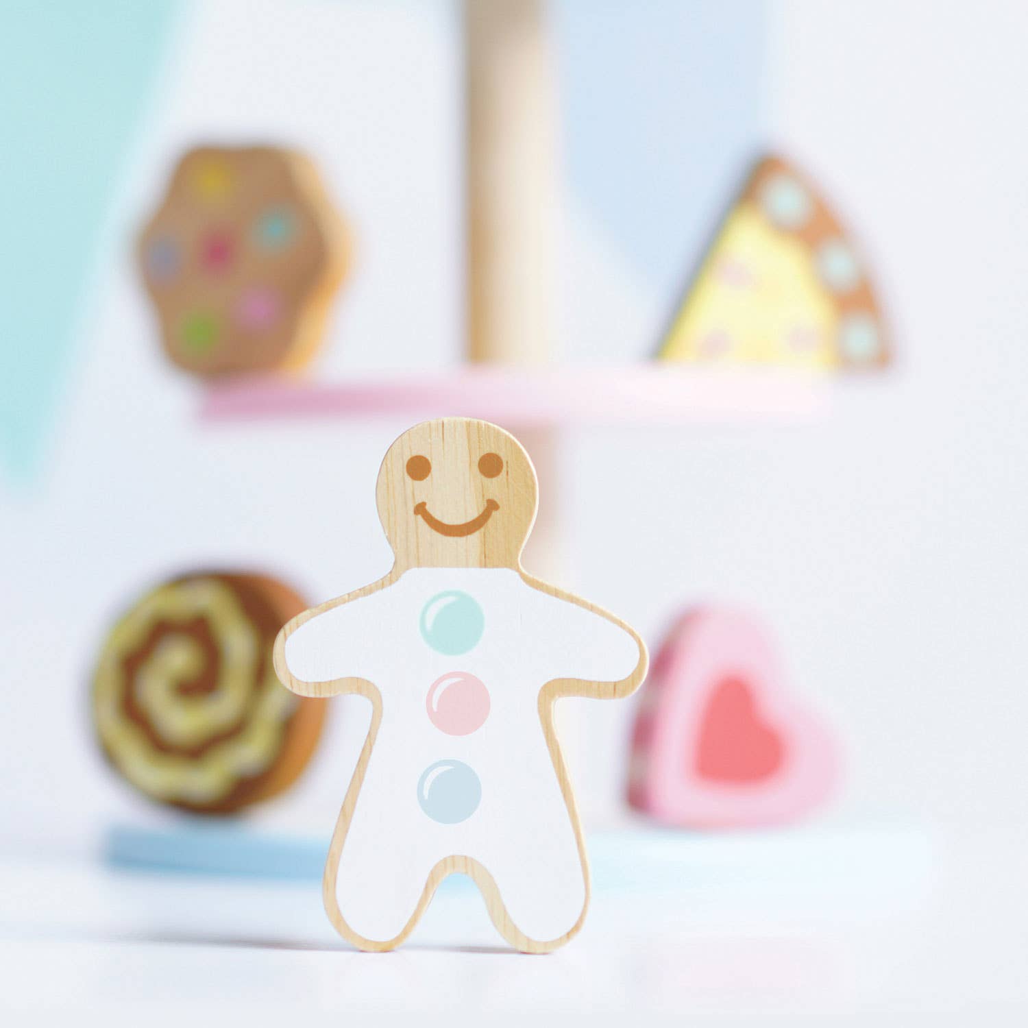 Présentoir à gâteaux - Jeu sensoriel enfant Le Toy Van Présentoir à gâteaux - Jeu sensoriel enfant myplayground