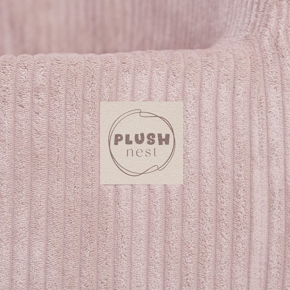 rose clair, pour un mobilier de chambre attrayant et moderne.