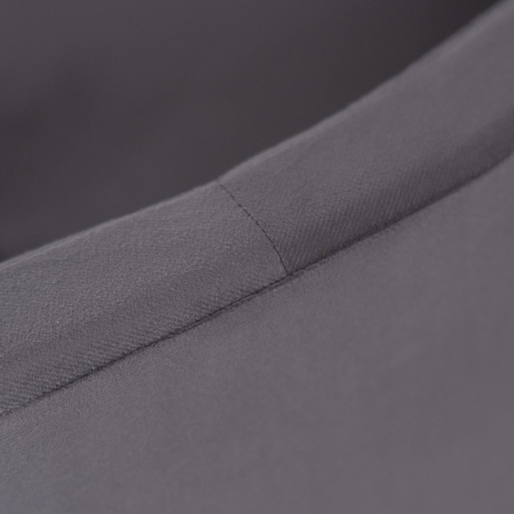 Tissu en velours gris doux utilisé pour la piscine à balles bébé, confortable et élégant pour les tout-petits