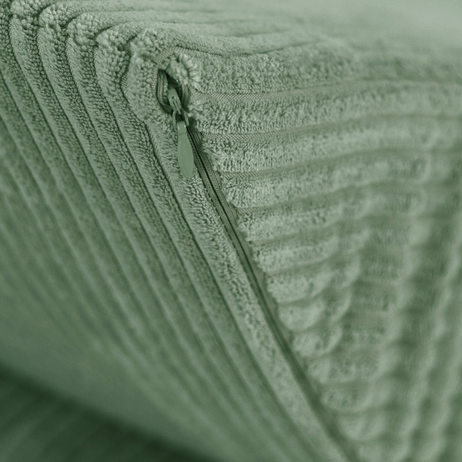 Chaise longue enfant inclinable 145x35x45 cm - Velours côtelé vert premium - PLUSH NEST Misioo Chaise longue enfant inclinable 145x35x45 cm - Velours côtelé vert premium - PLUSH NEST myplayground