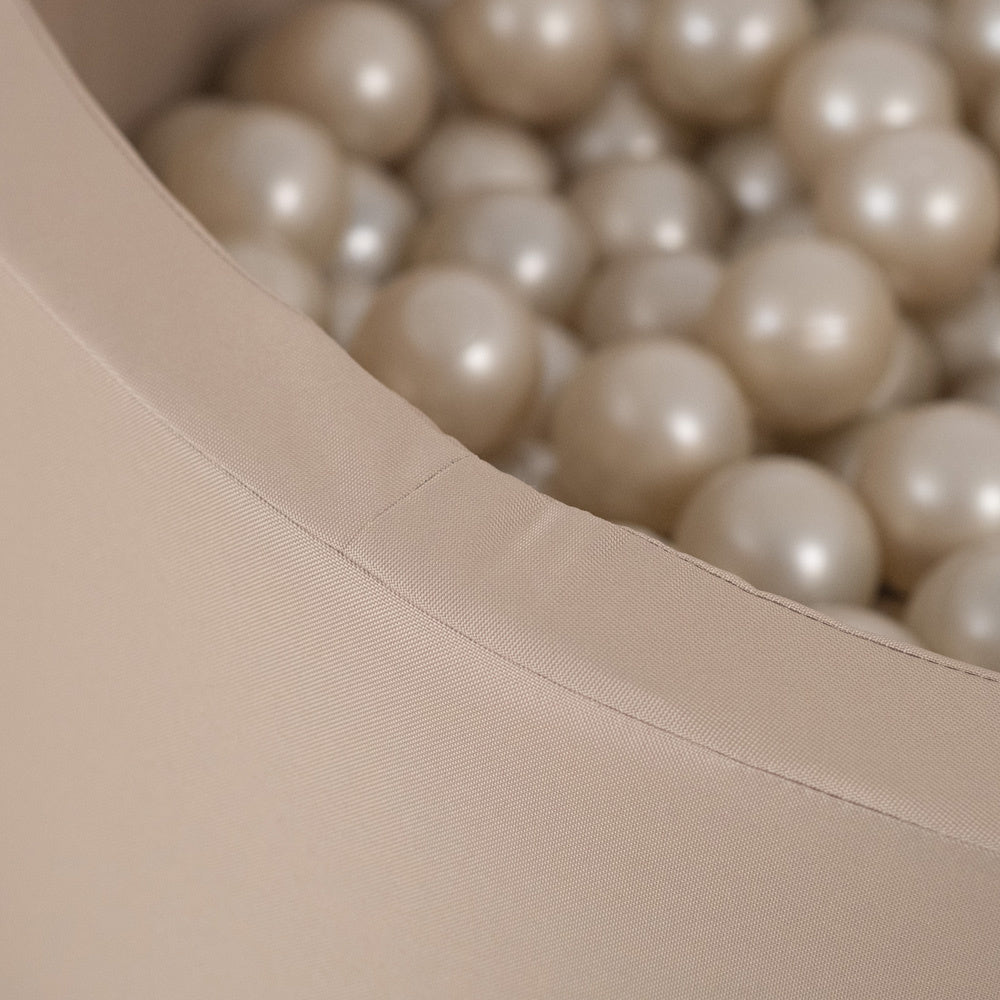 Piscine à balles extérieure - ronde 90x30 cm, beige imperméable ( 200 balles or, perle)– Plush Nest