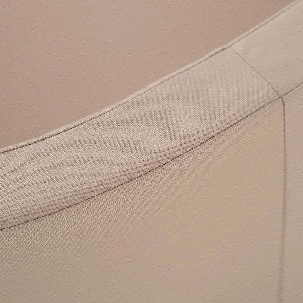 Matière : mousse douce recouverte de velours côtelé imperméable et robuste
Couleur : beige clair, design sobre et esthétique