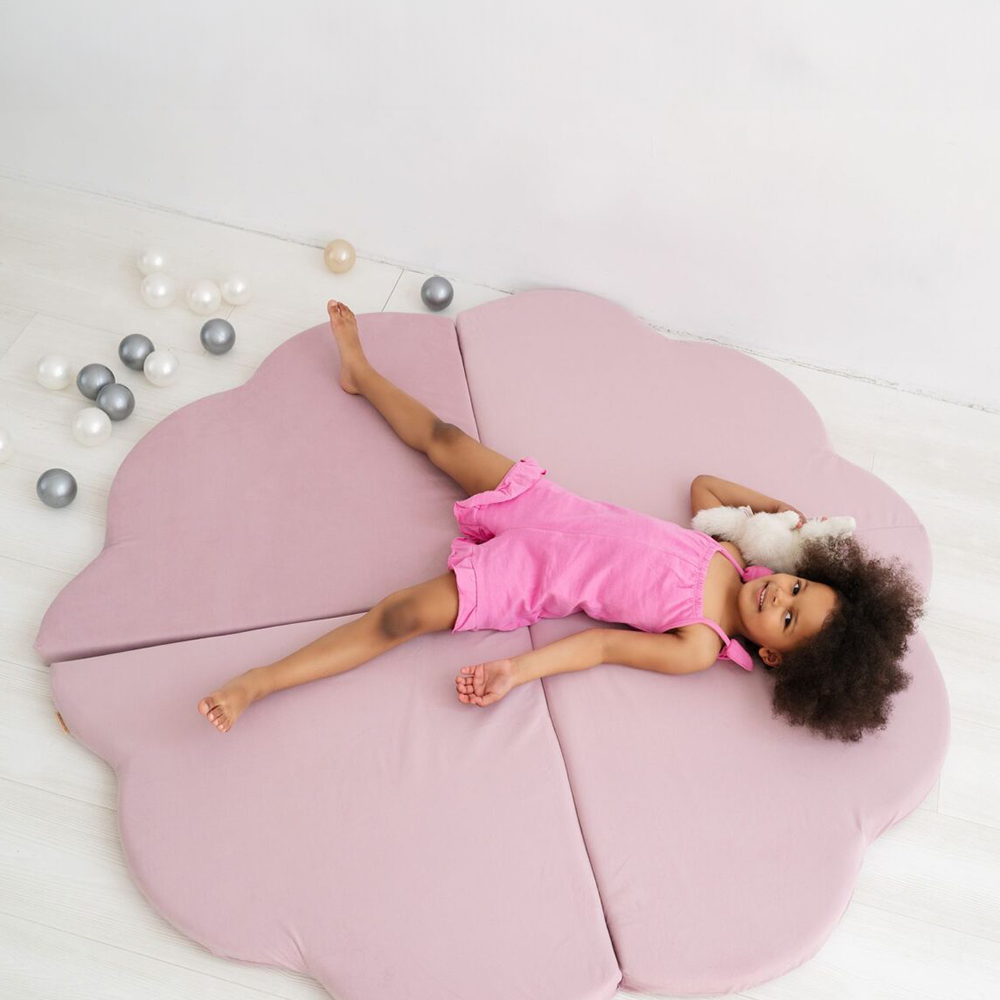 Tapis 120x120x5 cm - Fleur velours rose - PLUSH NEST  Misioo Tapis 120x120x5 cm - Fleur velours rose - PLUSH NEST myplayground