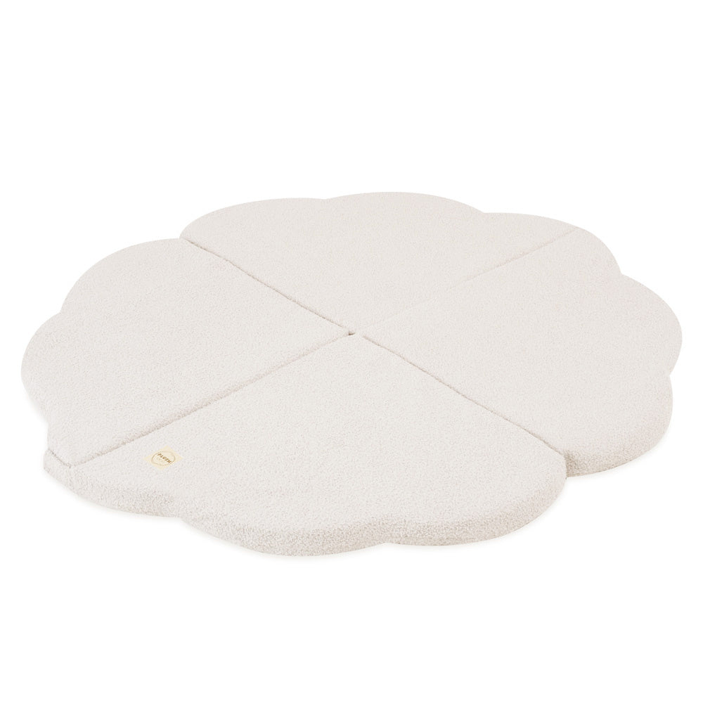 Tapis fleur 115x115x5 cm - Agneau crème moelleux - PLUSH NEST  Misioo Tapis fleur 115x115x5 cm - Agneau crème moelleux - PLUSH NEST myplayground