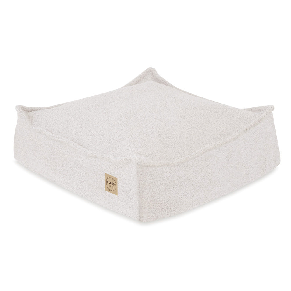 Pouf 60x60 cm - Coussin de sol agneau coloris crème - PLUSH NEST  Misioo Pouf 60x60 cm - Coussin de sol agneau coloris crème - PLUSH NEST myplayground