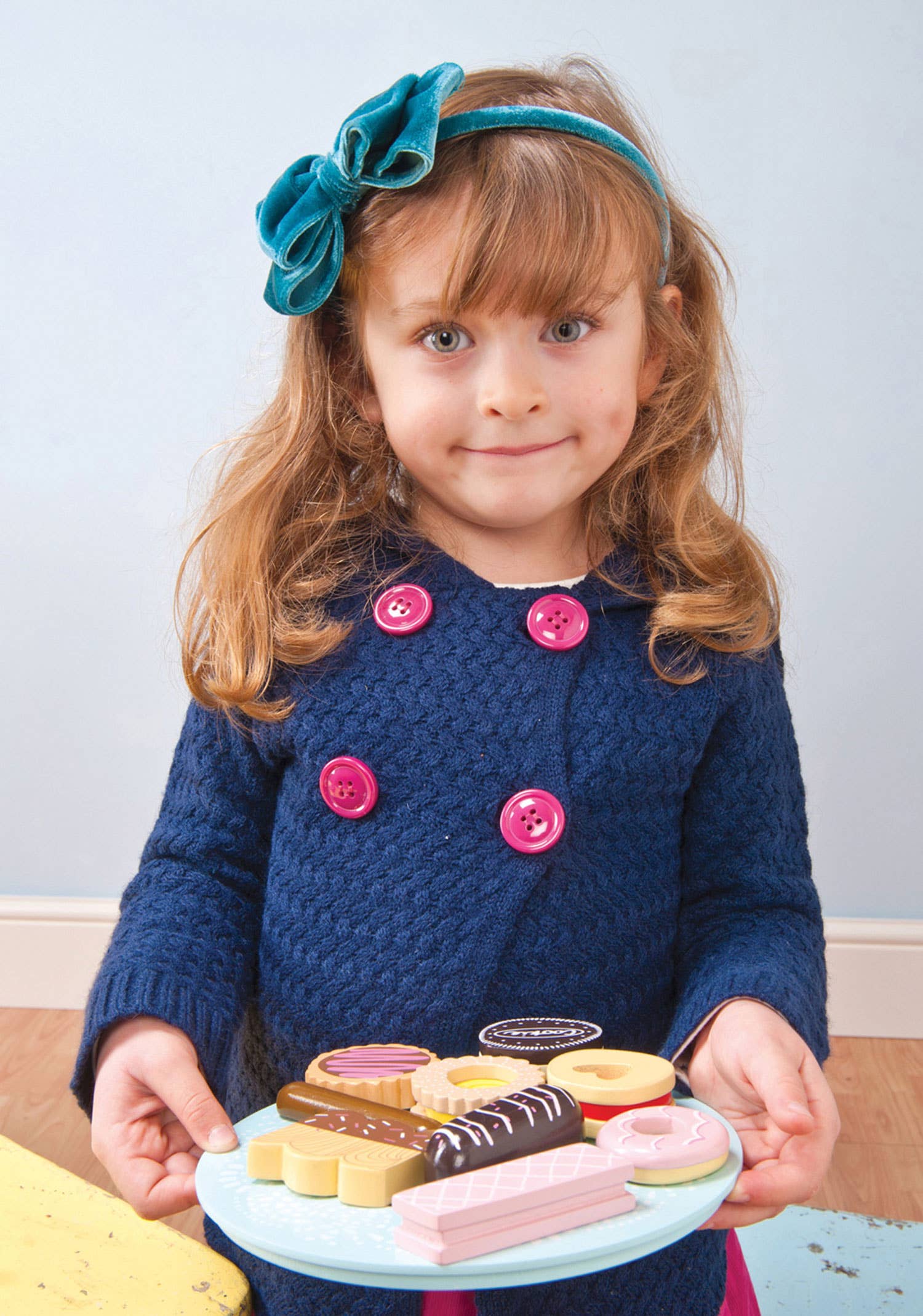 Set de biscuits et assiette - Jeu sensoriel enfant ( 2 ans et + ) Le Toy Van Set de biscuits et assiette - Jeu sensoriel enfant ( 2 ans et + ) myplayground