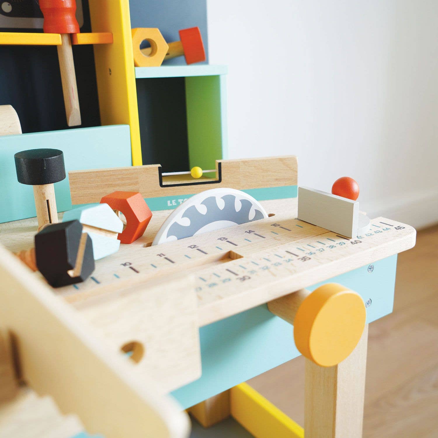 Établi Alex - Jeu Montessori enfant Le Toy Van Établi Alex - Jeu Montessori enfant myplayground