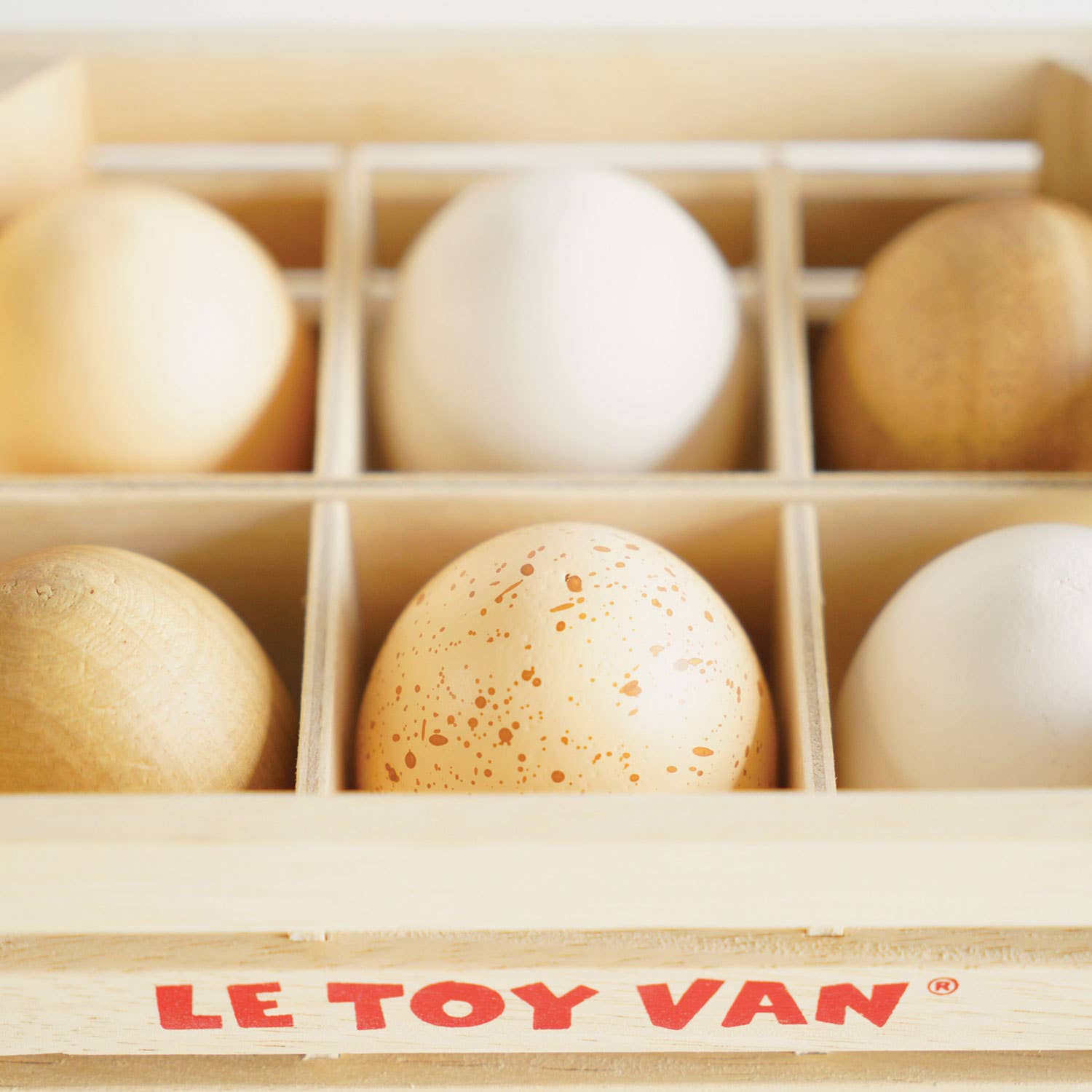 Œufs frais, une demi-douzaine - Jeu sensoriel enfant ( 2 ans et + ) Le Toy Van Œufs frais, une demi-douzaine - Jeu sensoriel enfant ( 2 ans et + ) myplayground