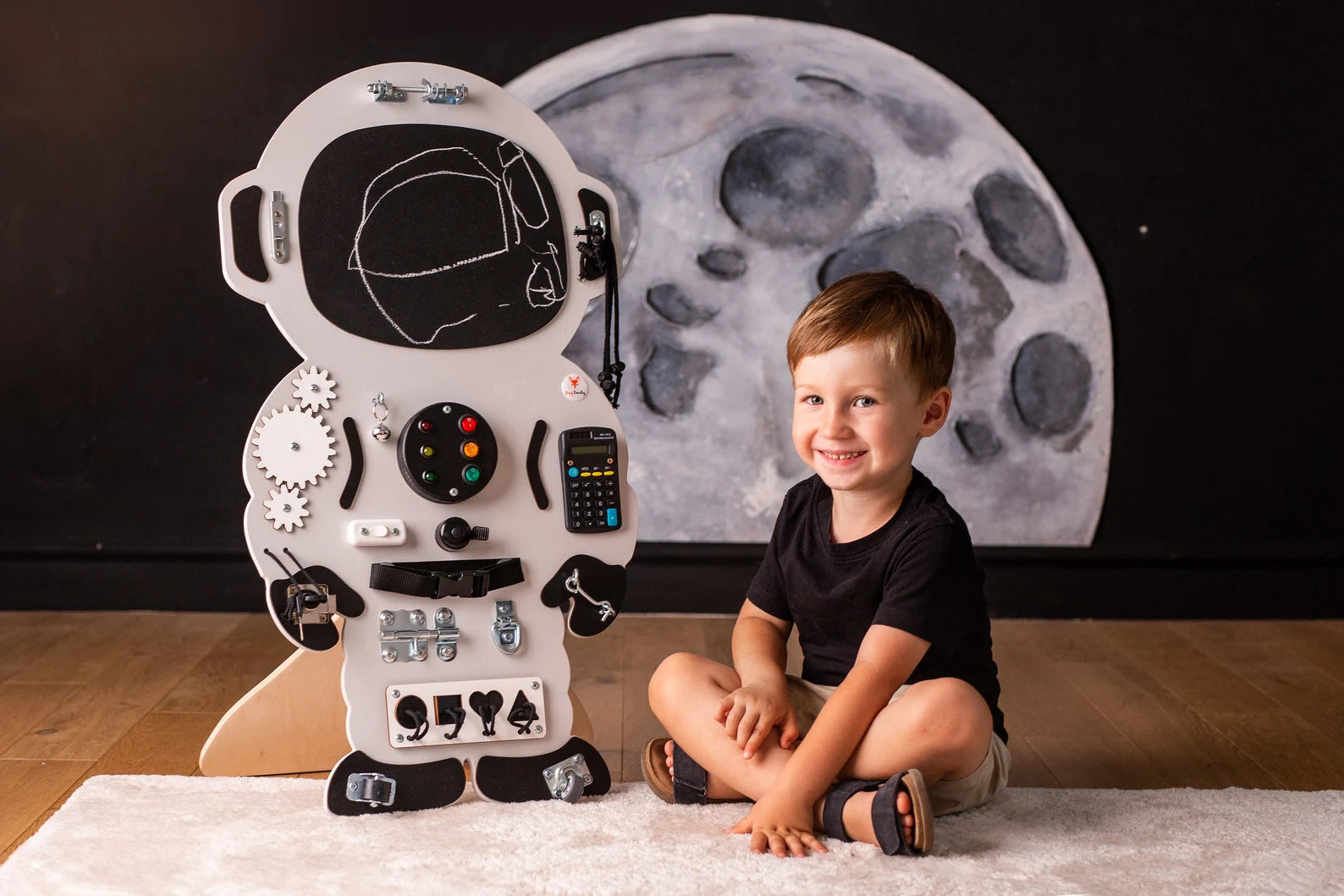 Astronaute Busy Board - Planche sensorielle - Jeu de motricite fine pour enfant (3 ans et +) FoxyFamily Astronaute Busy Board - Planche sensorielle - Jeu de motricite fine pour enfant (3 ans et +) myplayground