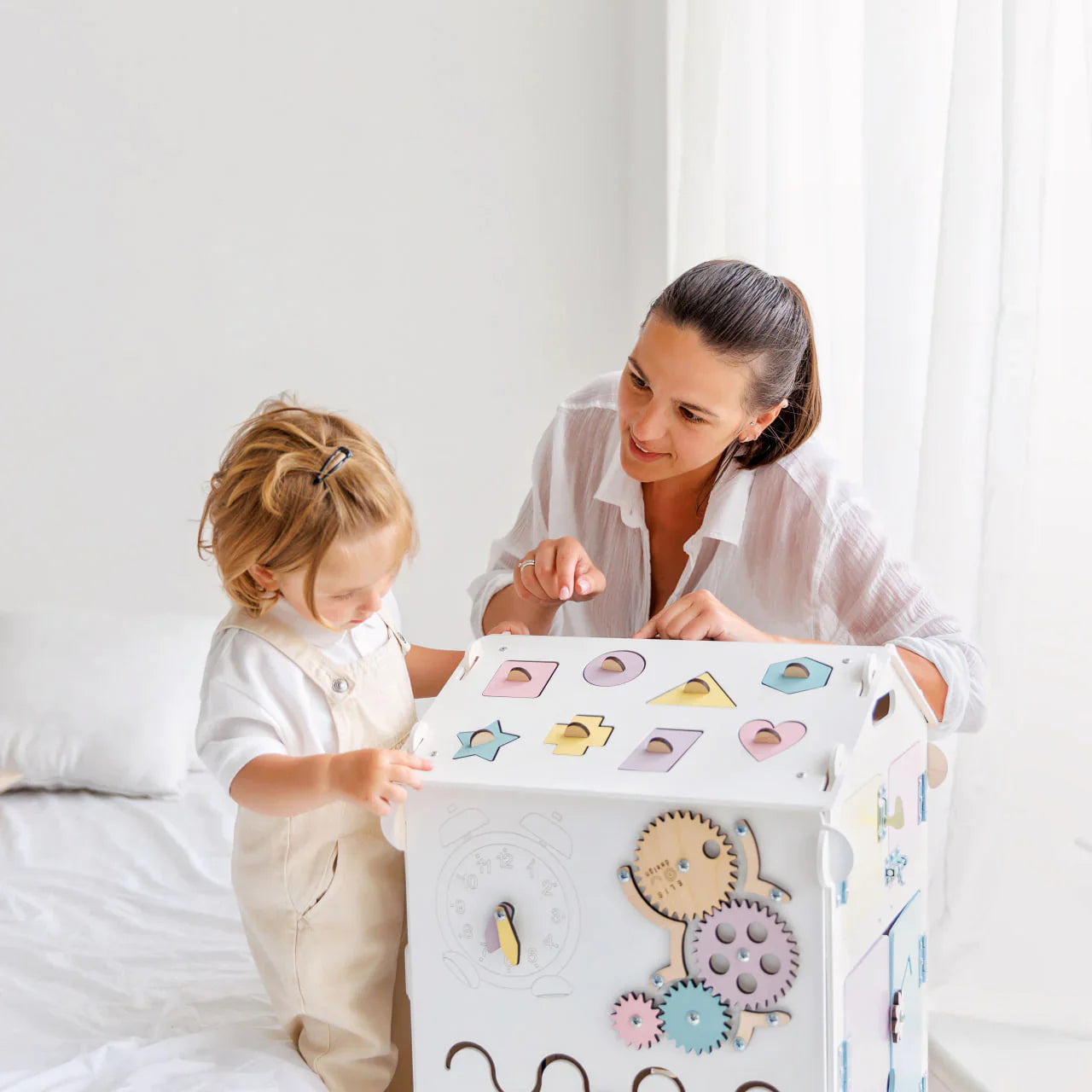 Maisonnette Éducative blanche - pastel, édition limitée, Bois Natura, 12 à 18 mois - BusyKids BusyKids myplayground