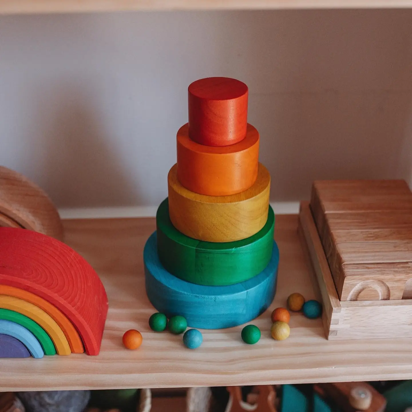Bols empilables de couleur naturelle - Qtoys jeux éducatifs QToys USA Bols empilables de couleur naturelle - Qtoys myplayground