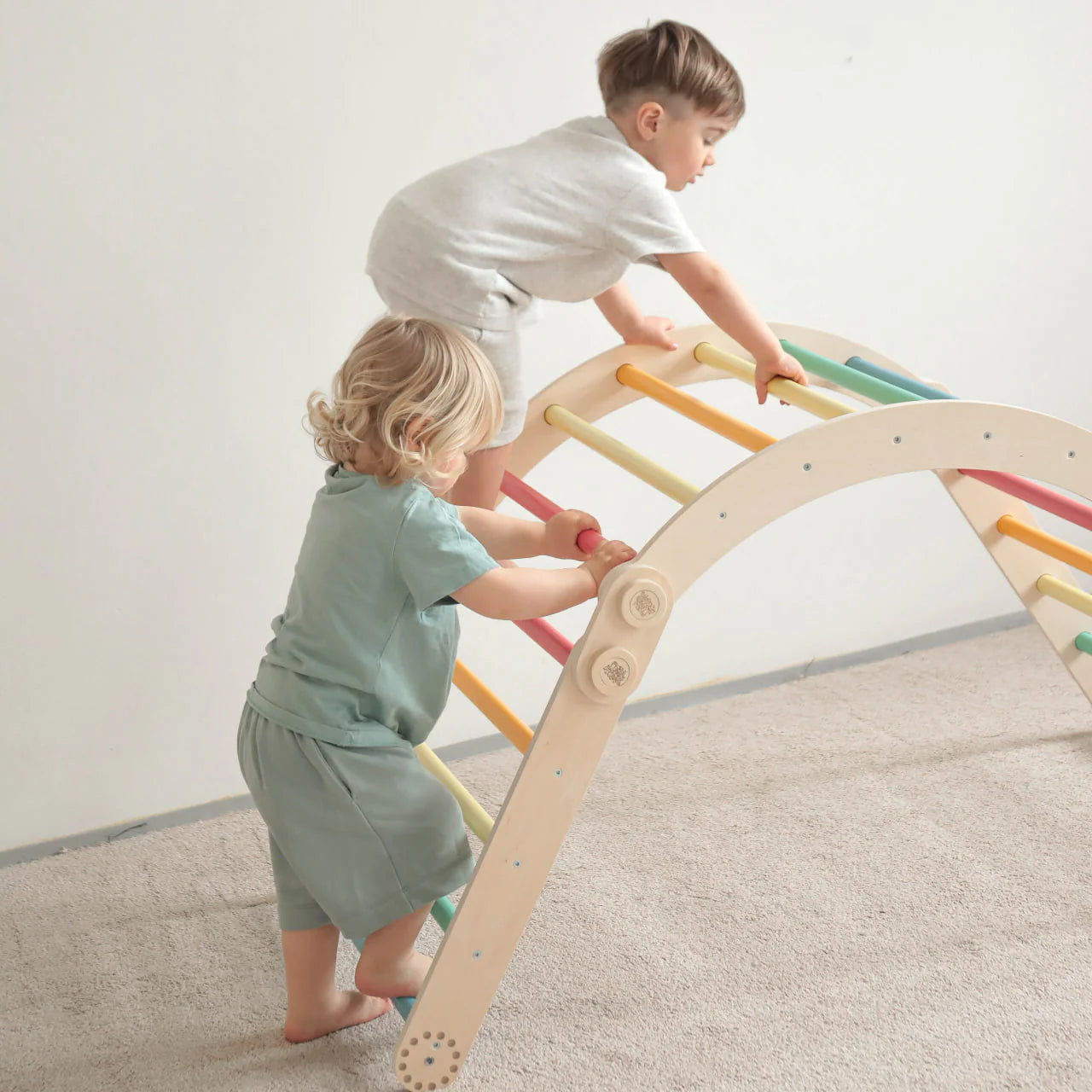 BusyKids - Grand Ensemble d'Escalade Inclinable (set L avec Rocker) Couleurs Arc-en-ciel - Bois Brut (non verni) - 18 à 24 mois BusyKids BusyKids - Grand Ensemble d'Escalade Inclinable (set L avec Rocker) Couleurs Arc-en-ciel - Bois Brut (non verni) - 18 à 24 mois myplayground