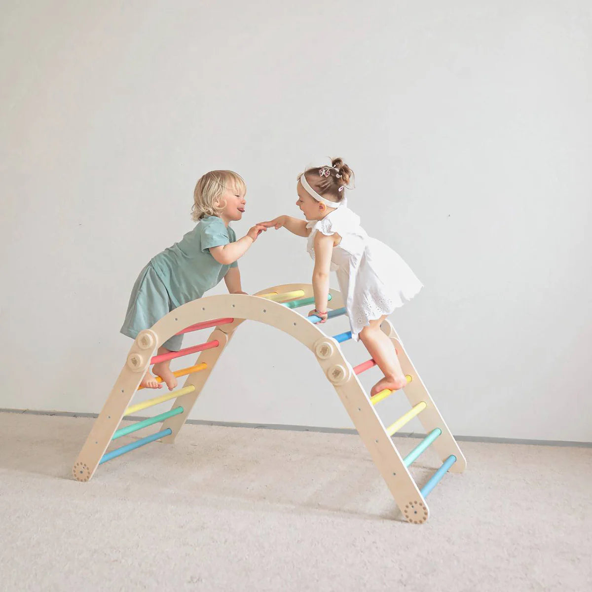 BusyKids - Grand Ensemble d'Escalade Inclinable (set L avec Rocker) Couleurs Arc-en-ciel - Bois Brut (non verni) - 18 à 24 mois BusyKids BusyKids - Grand Ensemble d'Escalade Inclinable (set L avec Rocker) Couleurs Arc-en-ciel - Bois Brut (non verni) - 18 à 24 mois myplayground