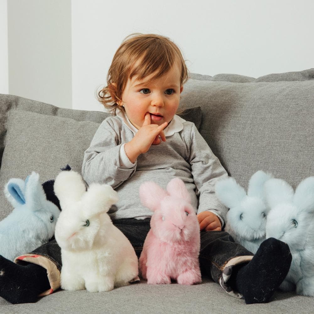 Ma peluche Lapin Léon - La Pelucherie by La Pelucherie