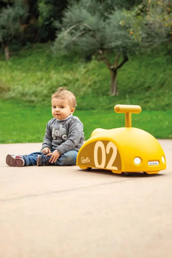 Porteur Ginetta Jaune 360 Degres Robuste Design Pour Tout Petit Explorateur 1 A 4 Ans Italtrike by Italtrike