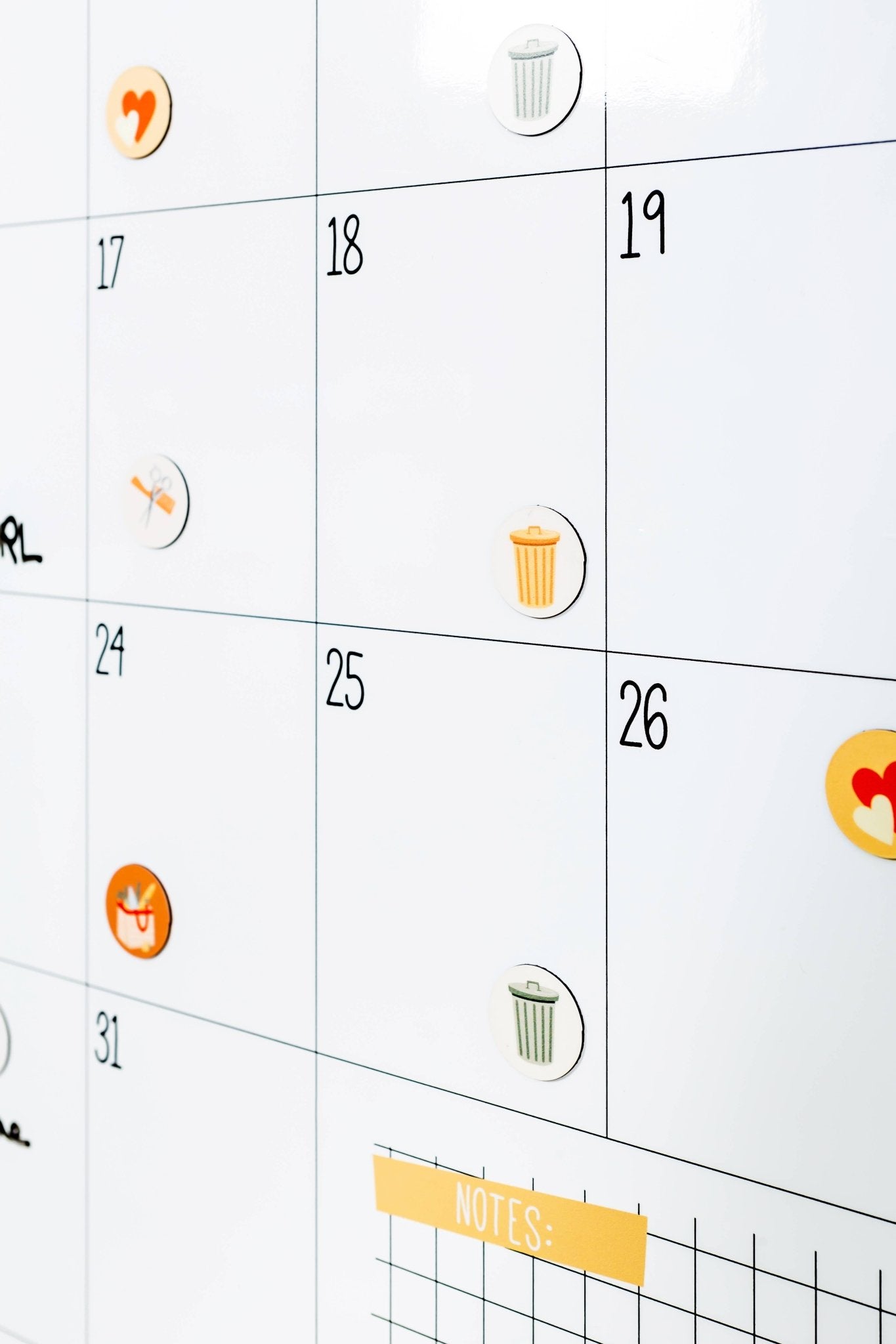 Calendrier mural mensuel magnétique - Le familial - myplayground