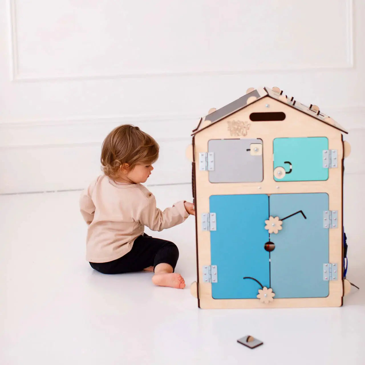 Maisonnette Éducative - Menthe, Édition Limitée, Bois Natura, 12 à 18 mois - BusyKids by BusyKids