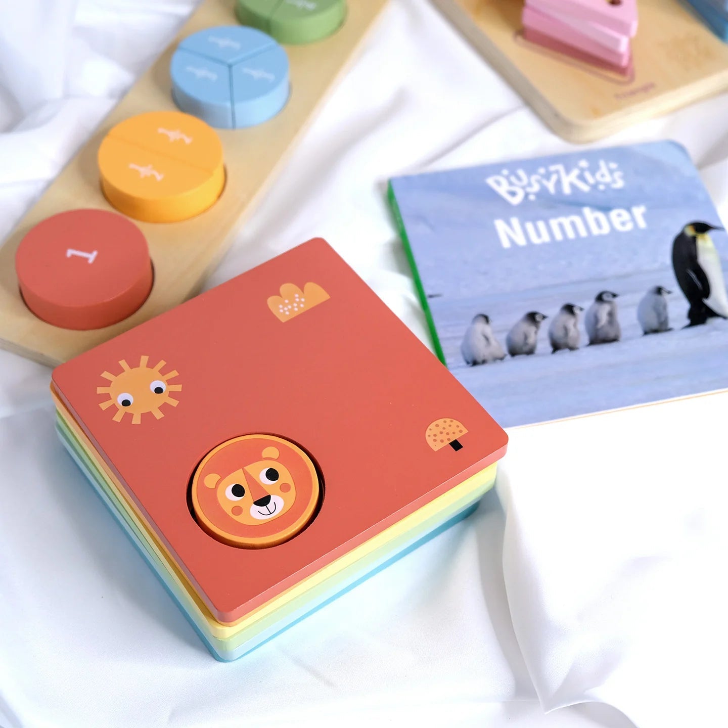 Coffret de Jeu Montessori pour les enfants - 24 à 36 mois - BusyKids by BusyKids