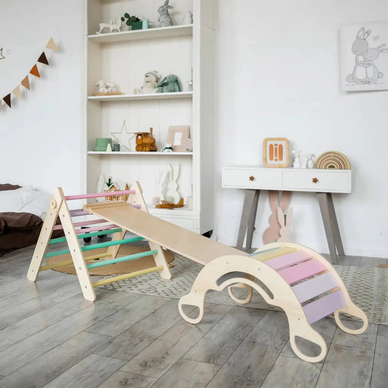 Ensemble triangle pikler + planche + bascule d’équilibre - pastel, bois Natura, 12 à 18 mois - BusyKids by BusyKids