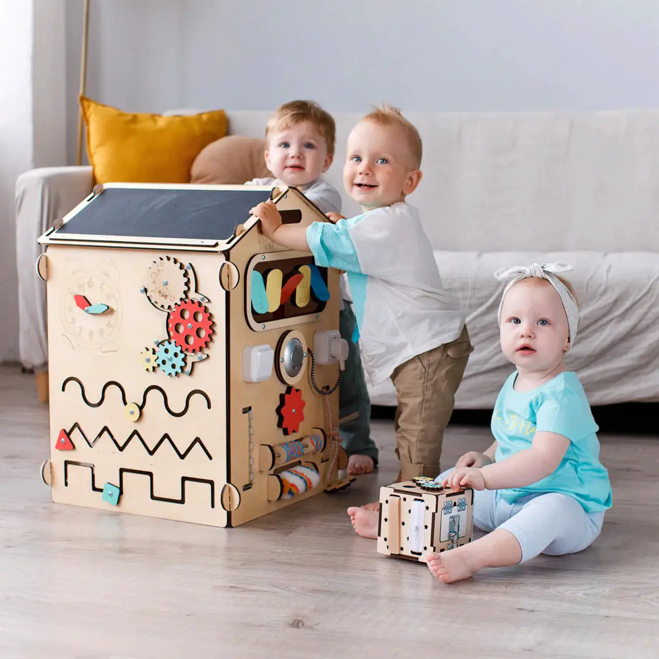 Maisonnette Éducative - Bois Natura, 12 à 18 mois - BusyKids by BusyKids