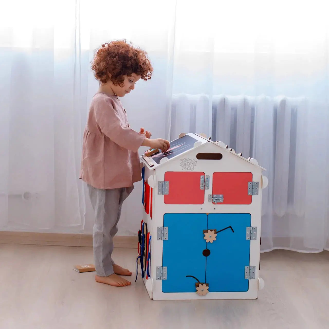 Maisonnette Éducative Blanche - Bois Natura, 12 à 18 mois, montessori - BusyKids by BusyKids