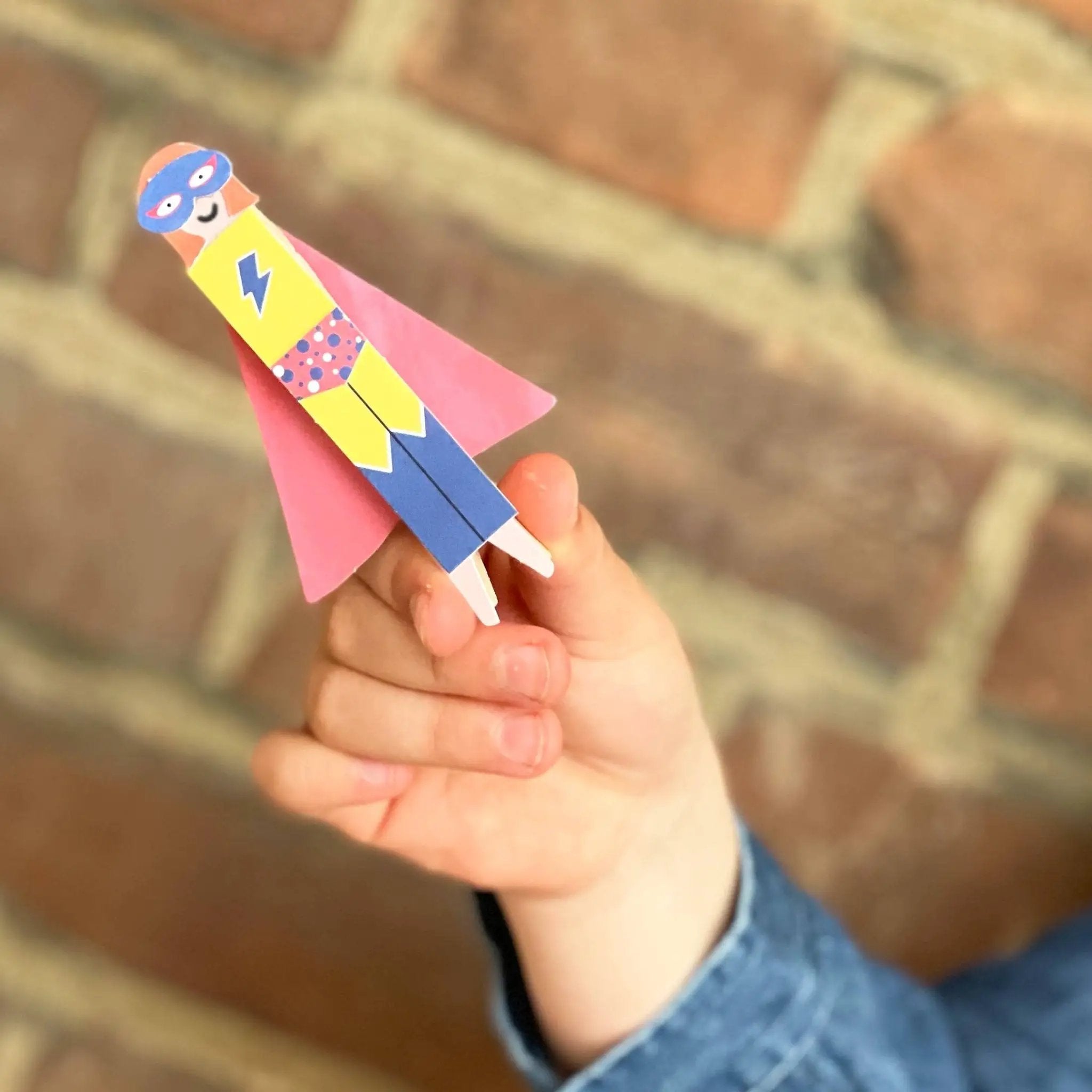 Faites votre propre poupée de superhéros by Cotton Twist
