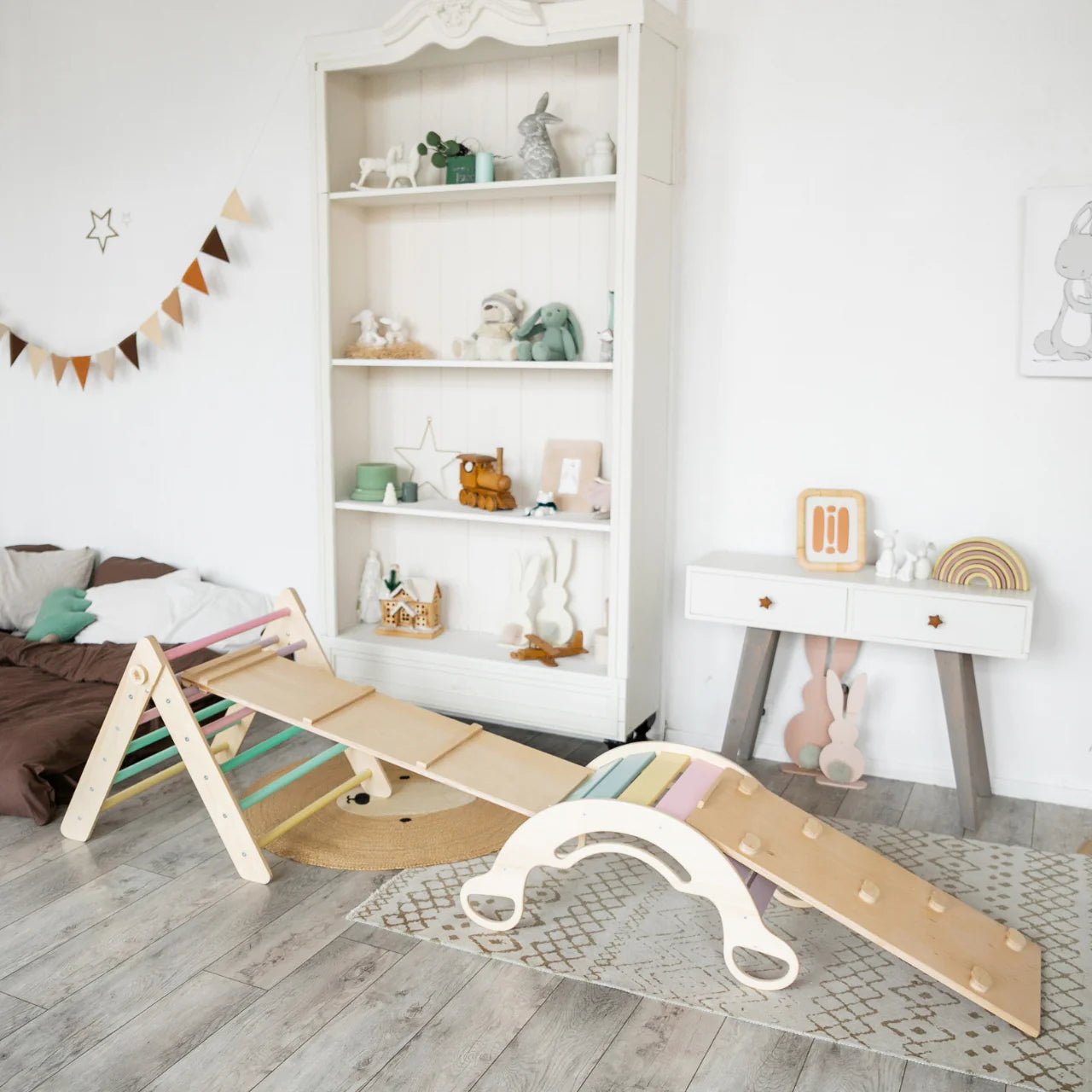Ensemble triangle pikler + 2 Planches + bascule d’équilibre - Pastel, Bois Natura, 12 à 18 mois - BusyKids - myplayground