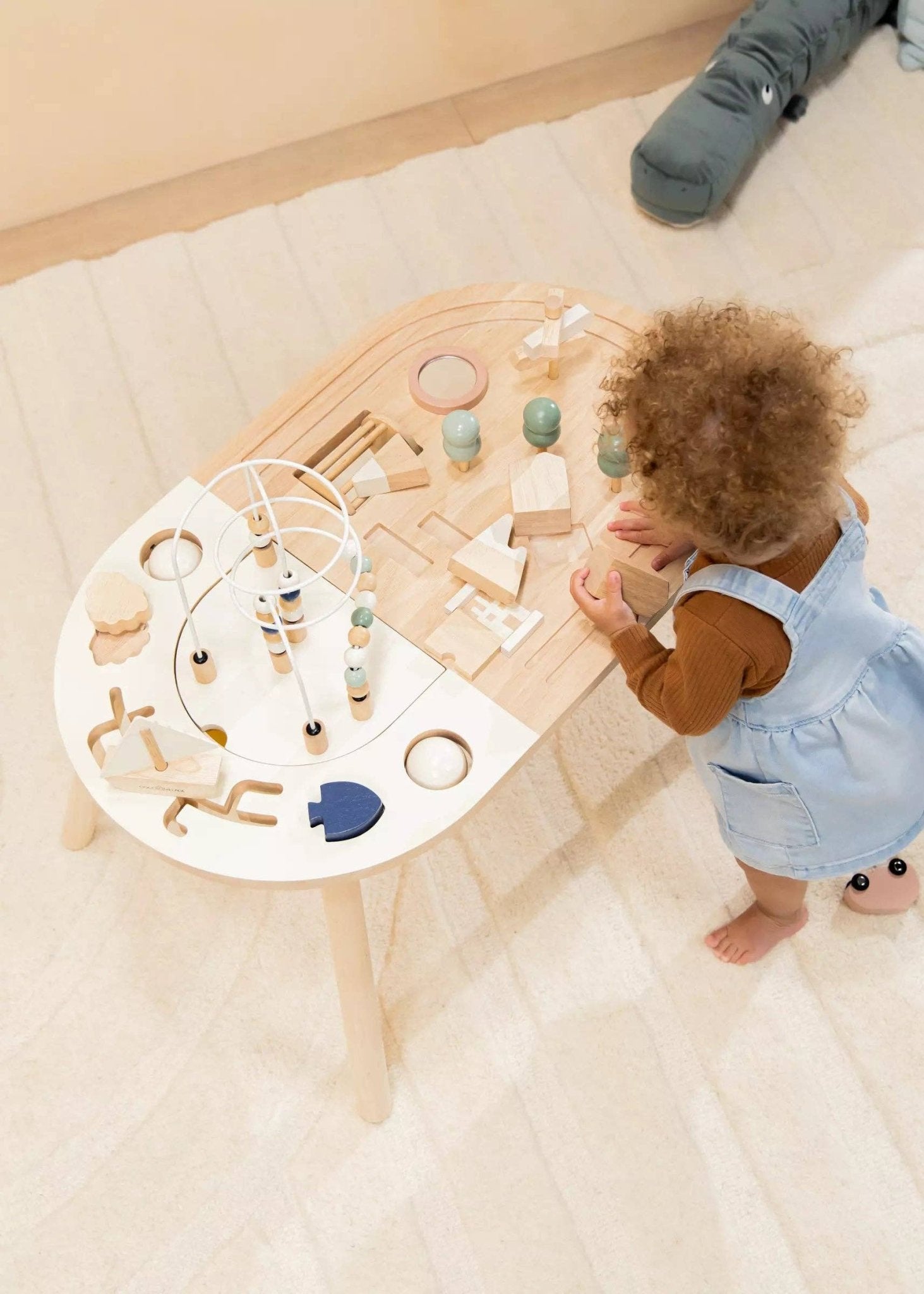 Table d'activités en bois - Coco Village - myplayground